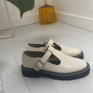 Soft Cream Very Very mary-James with black sole and cream stitching from Peche✨